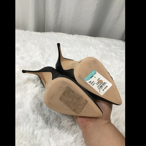 NEW $110 BCBGeneration Ovation Laser‎ Cut Leather Pump Black [SZ 9 ] - Picture 8 of 8